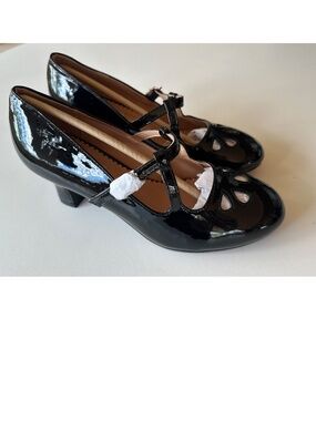 NIB Black Patent Leatherette Mary Jane Heels, Retro Style, Size 8 / 38